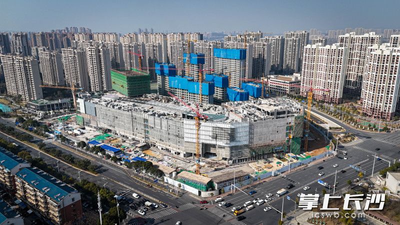 龙湖长沙开福天街体量达12万平方米，预计2026年9月开业。