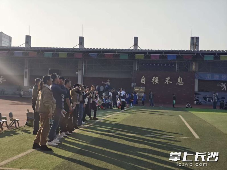 家长也成了粉丝。