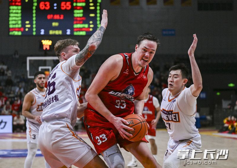 齐默尔曼内线强打。