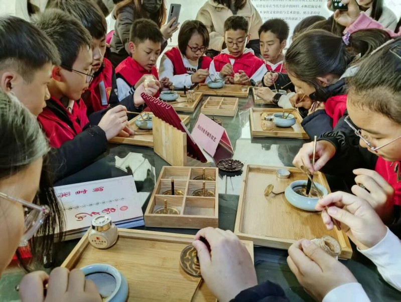 互动性强、年味浓郁的体验活动。 互动性强、年味浓郁的体验活动。