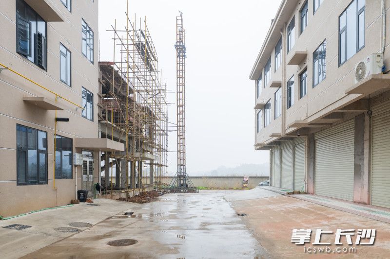 集镇新区安置区已经有部分居民陆续入住。