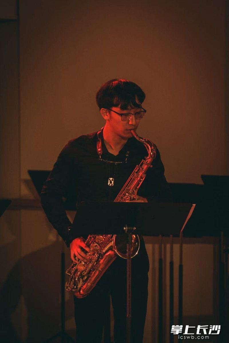 主奏演奏家李忠培。