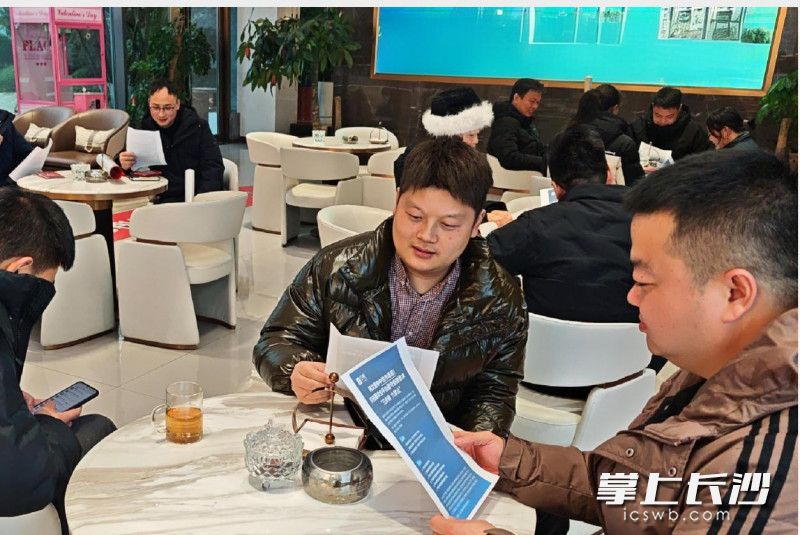 目前，长沙已有数千名经纪人完成“三必做六禁止”自律行动签署，覆盖全体门店。通讯员供图