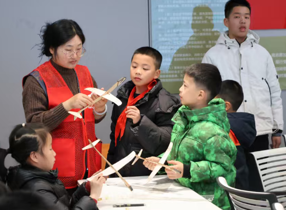 望城区银星湾社区关工委、老科协联合举办“家在月亮岛 欢乐过大年”星星相映春节主题系列活动。通讯员供图