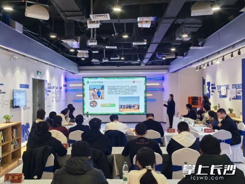 芙蓉区积极搭建平台，提升企业自主预防和化解劳动争议的能力。