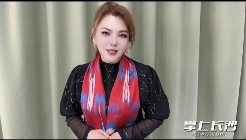 知名歌手乌兰图雅为刘楚熙发来祝福视频。 视频截图