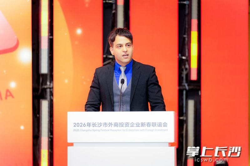 湖南道依茨动力有限公司副总经理史蒂芬分享企业全球化成果。