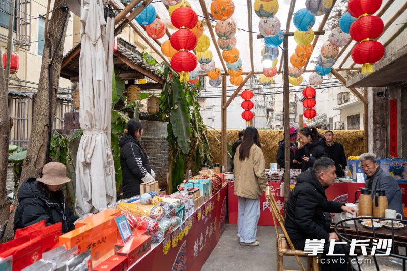 分会场深入五一商圈东茅街茶馆，融合非遗展示、民俗表演与沉浸式体验，让市民在茶馆氤氲中感受龙山文化魅力。