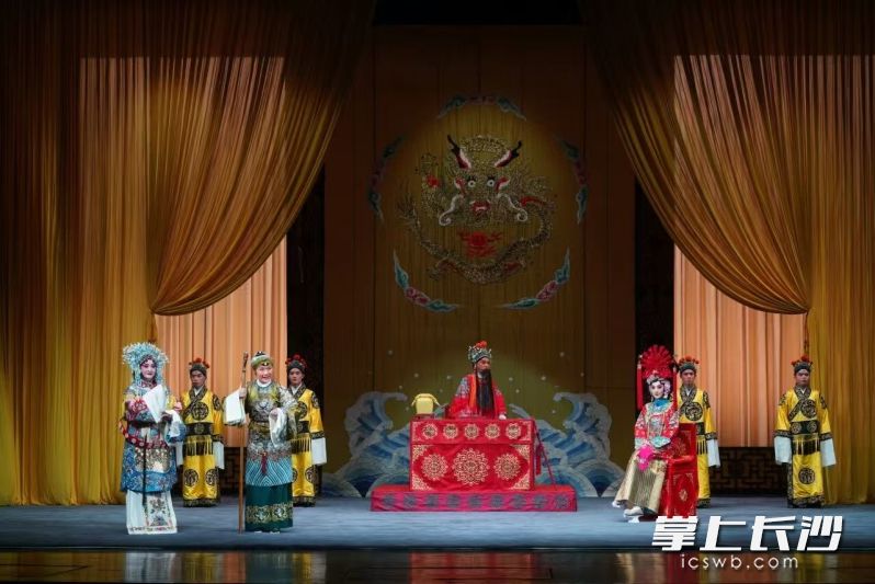 2月1日至3月3日，芙蓉区深化“演艺+文旅+文博+餐饮”消费联动，精心策划并推出涵盖演艺、体验、文博、餐饮四大板块的超过30场特色活动及系列惠民举措。 均为通讯员供图