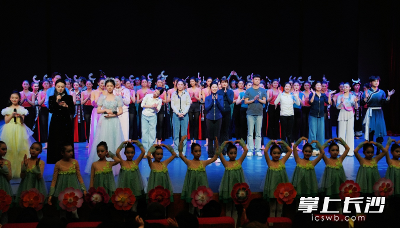 这是学校第三次面向全市公开汇报演出。