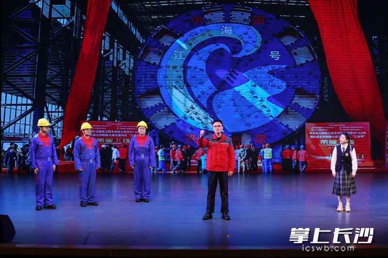 精彩纷呈的文艺展演。