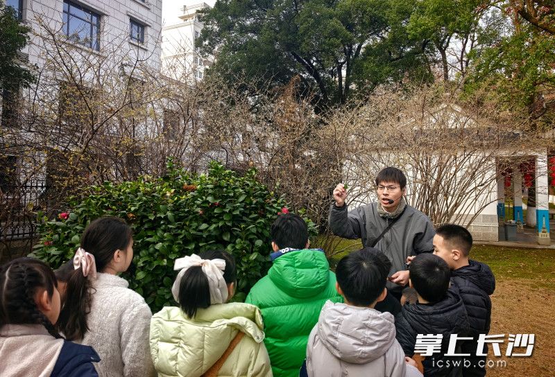 教孩子们解锁自然密码。