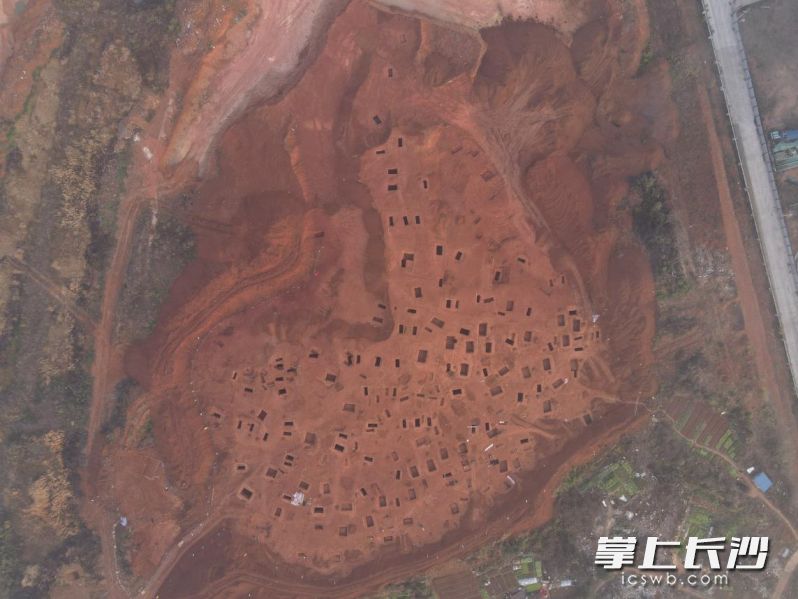 望城坟山坡墓园考古航拍图。均为长沙晚报通讯员  郑广供图