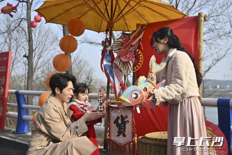 “集五福·跃兴洲”打卡活动吸引了不少市民游客参与。