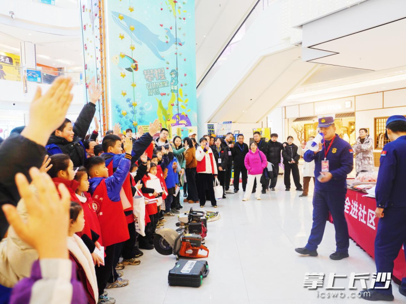 宁乡开设安全集市。长沙晚报通讯员 方圆 摄