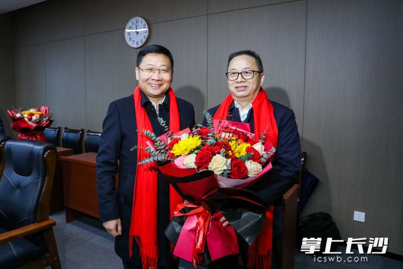 陈博彰看望慰问单杨院士。