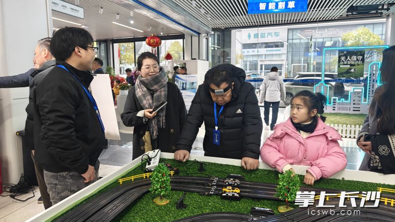 多个典型应用场景吸引了不少人体验。