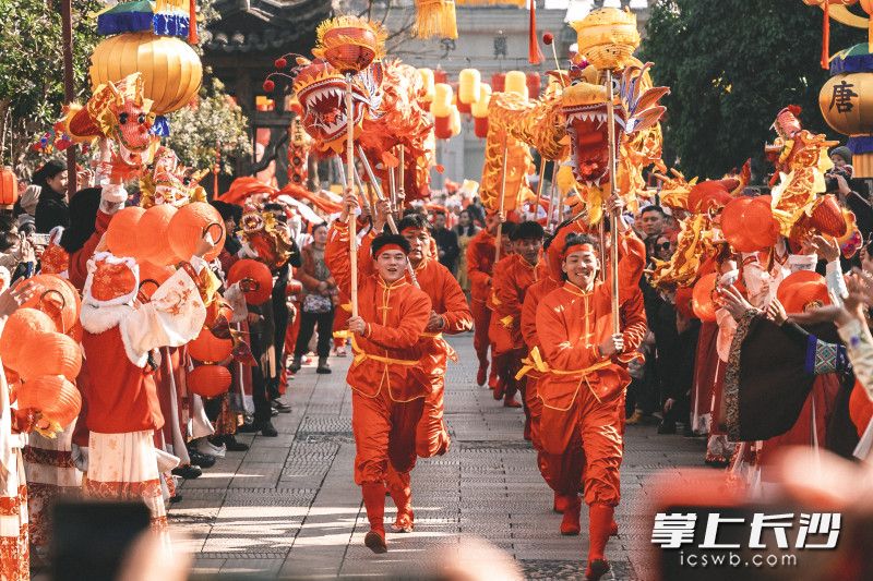 铜官窑国风乐园新春游园会等你来打卡。 均为长沙晚报通讯员张纯摄 铜官窑国风乐园新春游园会等你来打卡。 均为长沙晚报通讯员张纯摄