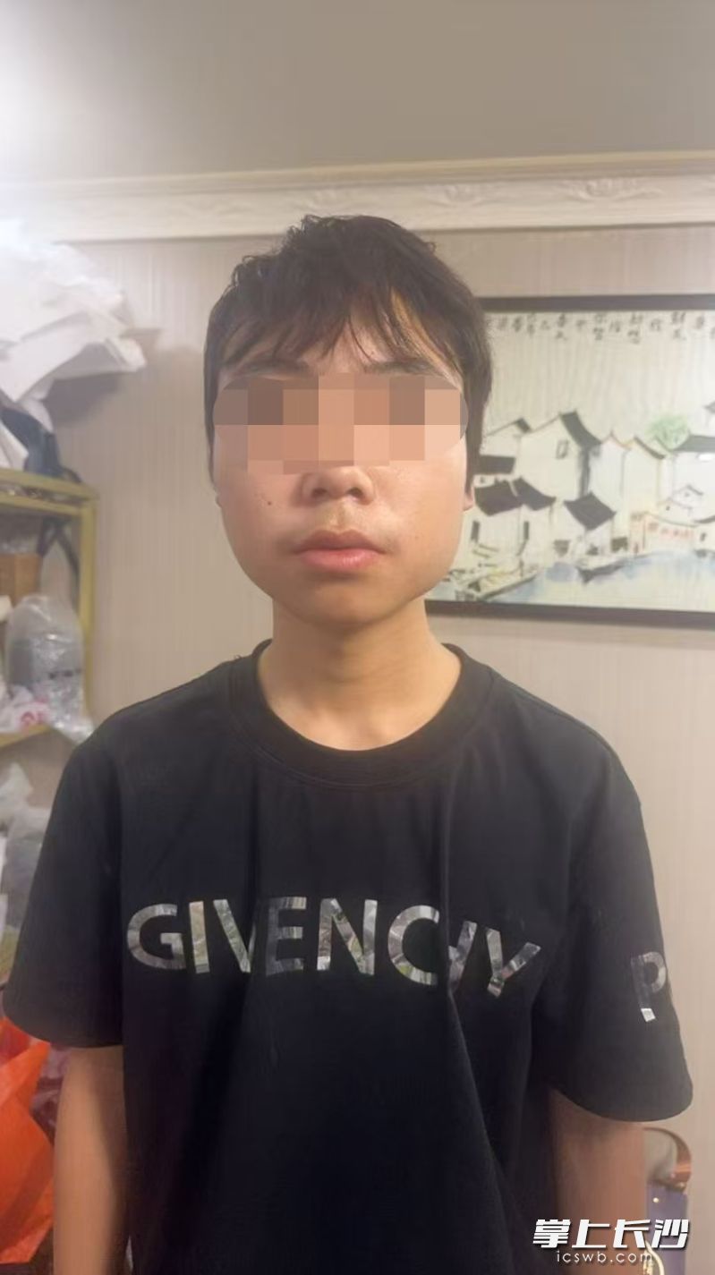 被骗至柬埔寨的常宁小伙子。  受访者供图