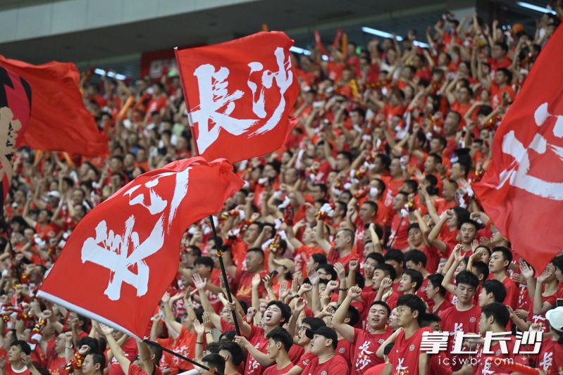 “湘超”联赛火爆出圈，累计吸引241.3万人次现场观赛。 资料图片