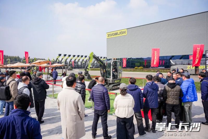 中联重科智慧产业城土方机械园区活动现场。均为受访者供图