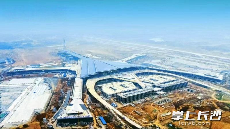 长沙黄花机场T3航站楼府瞰像一个打开的手掌。均为长沙晚报全媒体记者 尹昊天 摄