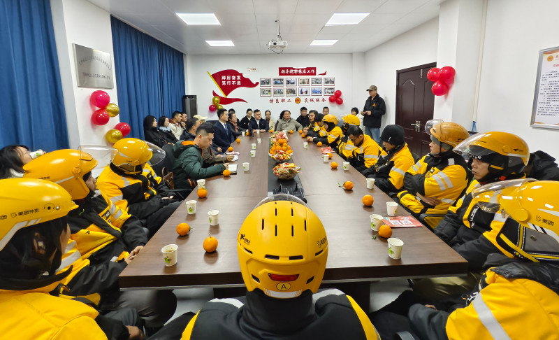 2月12日，芙蓉区荷花园街道开展“暖‘新’聚娘家 心安即吾乡”年终慰问暨赋能活动。 均为通讯员供图
