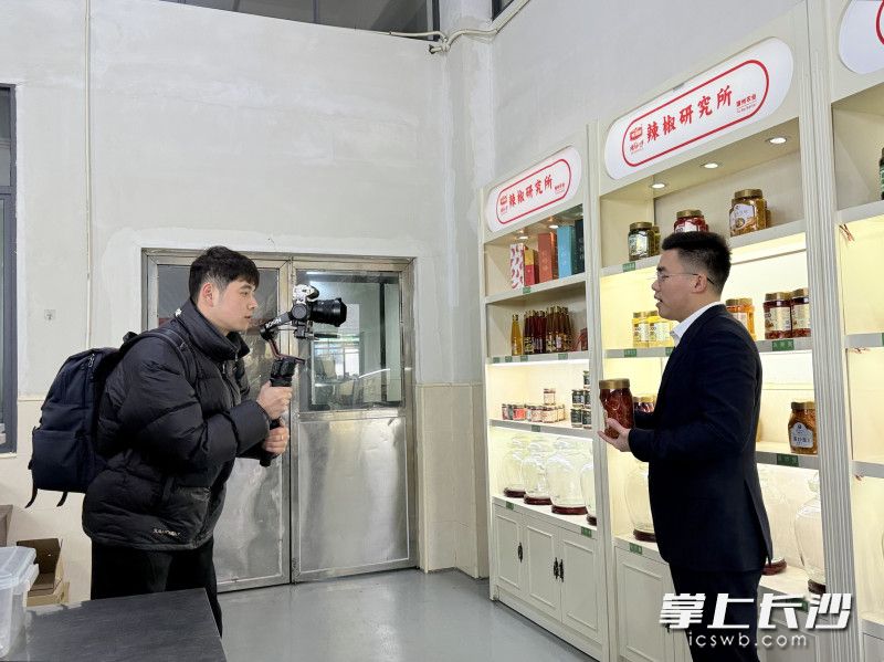 《年的味道·㮾梨打包》系列vlog拍摄片场。 均为长沙晚报通讯员赵佳慧摄 《年的味道·㮾梨打包》系列vlog拍摄片场。 均为长沙晚报通讯员赵佳慧摄