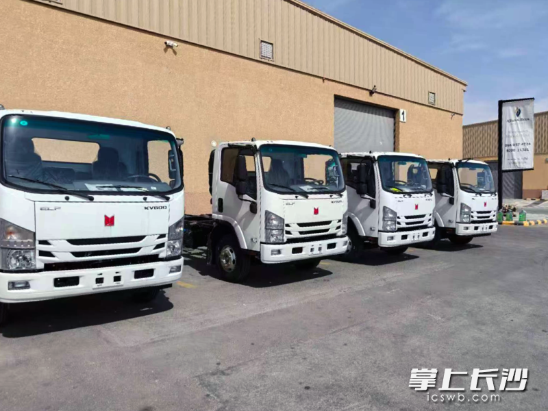 不久前，首批搭载希迪智驾智能化设备的轻卡抵达沙特。受访者供图