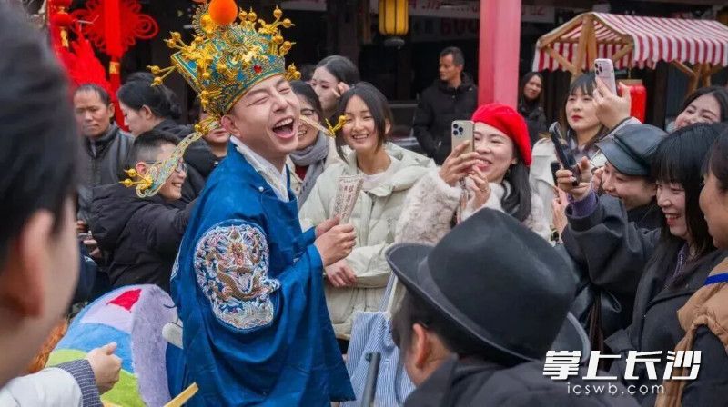 “狂欢中国年”活动热闹上演。