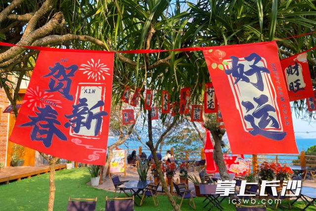 假期后段雨水再度“卷土重来”，返程市民朋友需提前做好准备。  长沙晚报全媒体记者 舒元臻摄