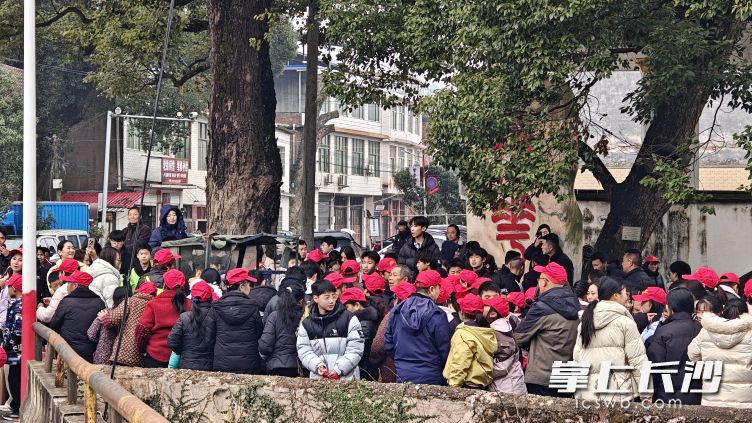 浏阳杨花村用运动打开马年新春。