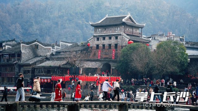 市民朋友要提前关注做好返程计划。  长沙晚报全媒体记者 舒元臻摄