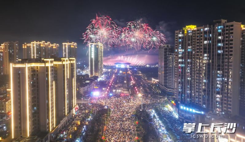 拉动消费超2.5亿元。 拉动消费超2.5亿元。