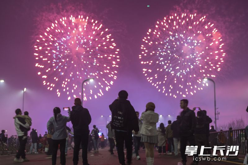 浏阳天空剧院。资料图片