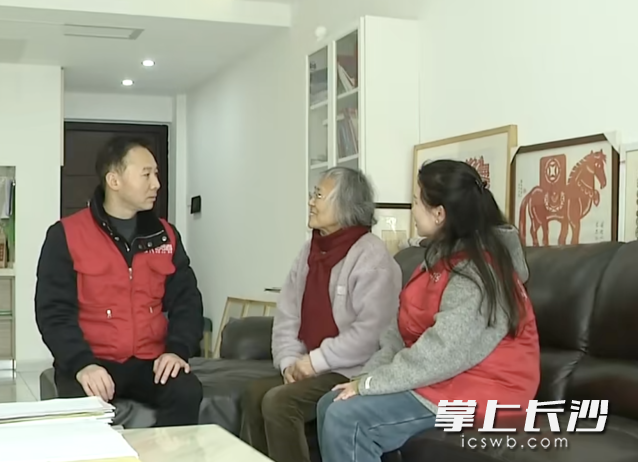 自去年12月以来，东屯渡街道启动冬春季节“敲门计划”。长沙晚报通讯员 桂生 供图