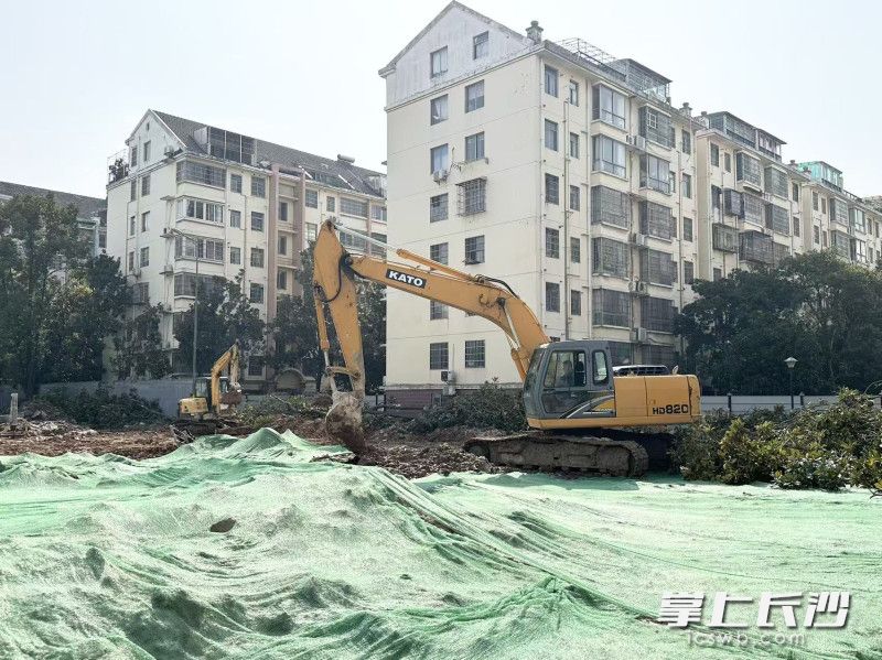 2月25日,雨花区市政排水管网提质工程破土动工,预计2027年上半年竣工。 均为长沙晚报全媒体记者周游 通讯员高兴摄 2月25日,雨花区市政排水管网提质工程破土动工,预计2027年上半年竣工。 均为长沙晚报全媒体记者周游 通讯员高兴摄