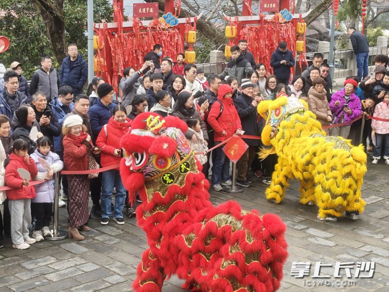 今年春节,游客在天心阁快乐过年。星阁文旅供图 今年春节,游客在天心阁快乐过年。星阁文旅供图