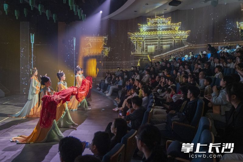 寻长沙剧场。 均为资料图片