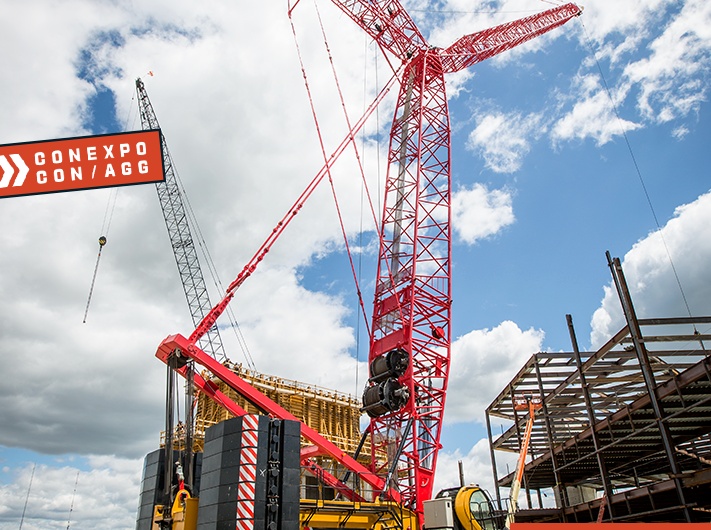 三一集团在本届展会的展示台。 三一集团在本届展会的展示台。