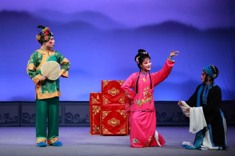 花鼓小戏《小姑贤》。均为长沙市花鼓戏保护传承中心供图 花鼓小戏《小姑贤》。均为长沙市花鼓戏保护传承中心供图