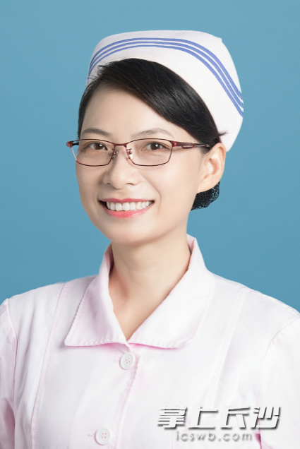 中南大学湘雅三医院护理部副主任、主任护师秦春香获评2025年度全国三八红旗手。通讯员供图