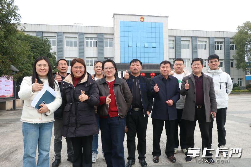 新春第一课共商特色乡镇发展路径,全镇上下凝聚奋进共识,与会者纷纷点赞。均为长沙晚报全媒体记者 张禹 通讯员 向云 摄影报道 新春第一课共商特色乡镇发展路径,全镇上下凝聚奋进共识,与会者纷纷点赞。均为长沙晚报全媒体记者 张禹 通讯员 向云 摄影报道