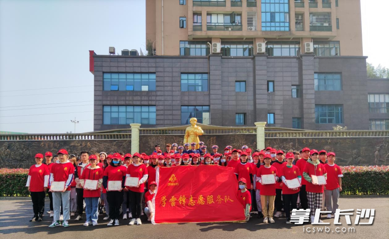 学雷锋志愿服务活动在望城蔚然成风。