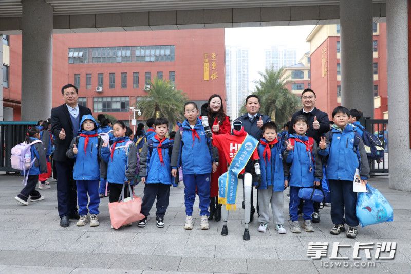 新学期科技感炫酷感拉满。