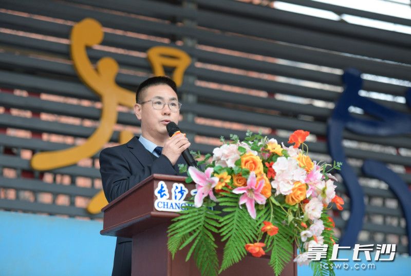 长郡梅溪湖中学校长何俊。