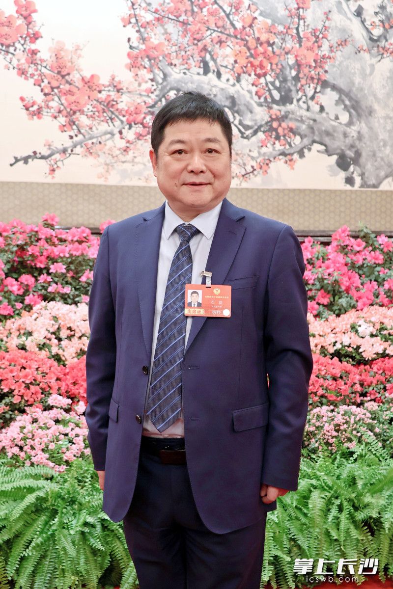 石磊。 均为受访者供图