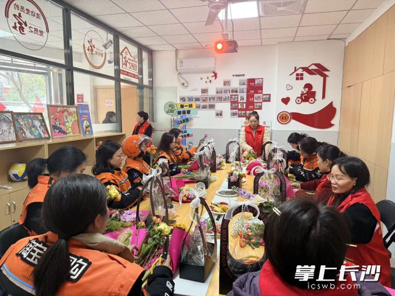 活动现场暖意融融。