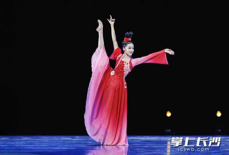 张爱红辅导作品《南风》荣获湖南省三独比赛一等奖。均为通讯员 肖晓玲供图