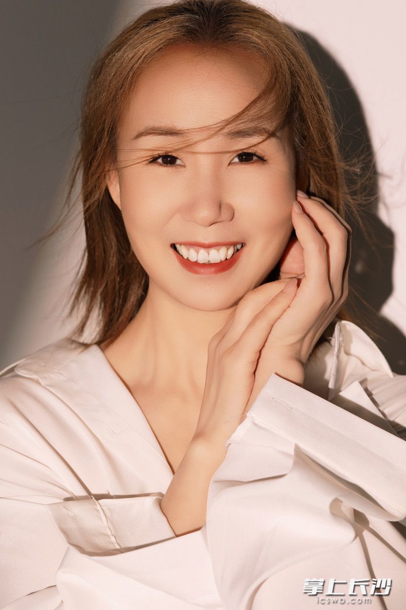 浏阳市舞蹈家协会常务副主席、浏阳艺校教师张爱红。